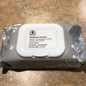 Arbonne Dissolve the Day Facial Cleansing Wipes